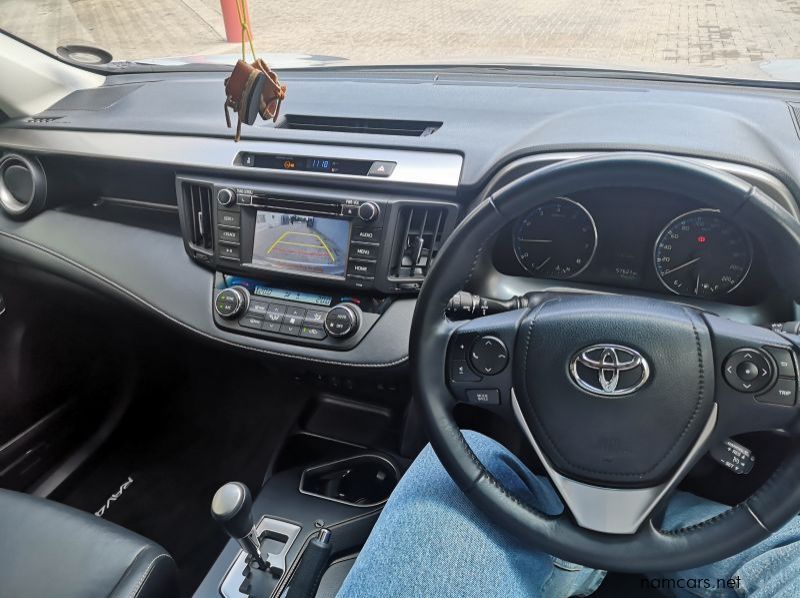 2017 Toyota RAV4 2.5 VX pictures