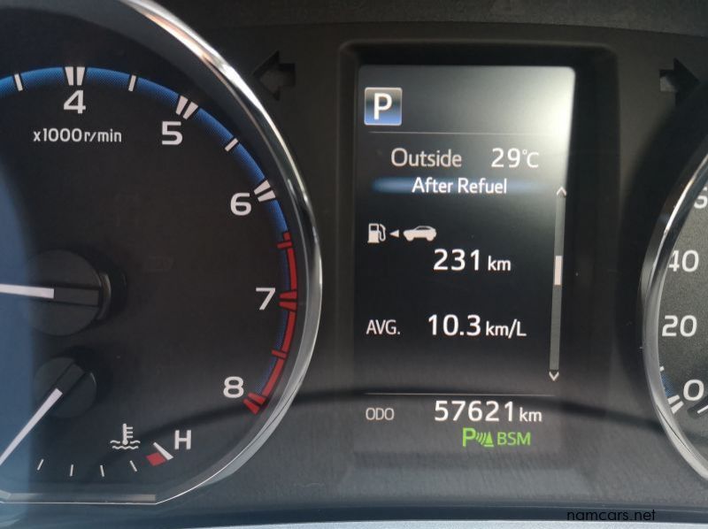 2017 Toyota RAV4 2.5 VX pictures