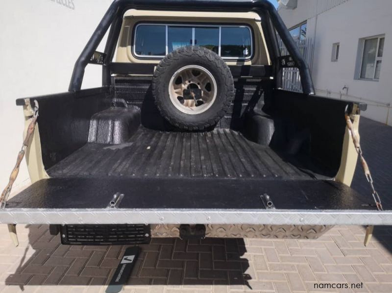 2015 Toyota Land Cruiser Pickup LC 4.5 V8 TURBO DIESEL DC pictures