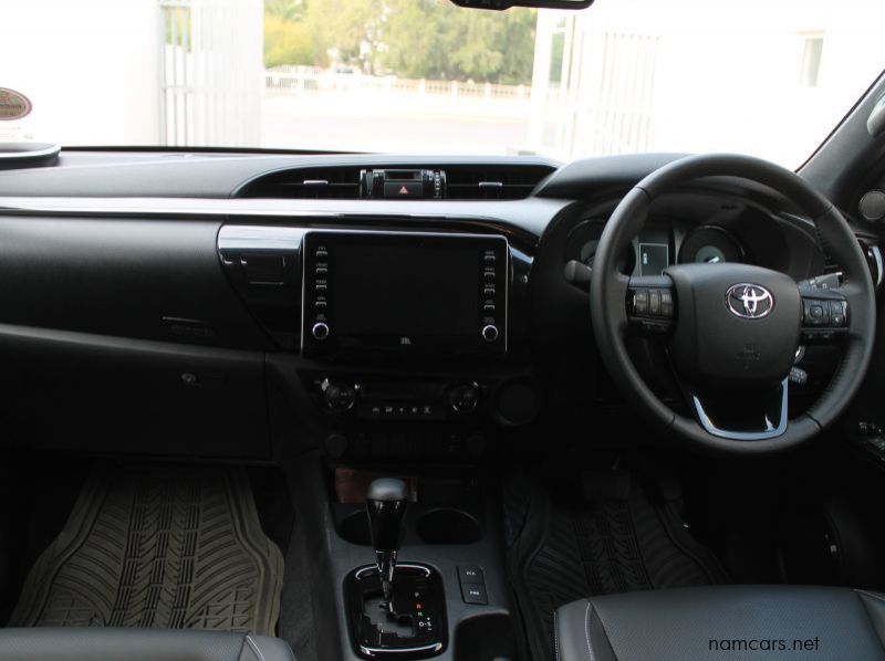 2023 Toyota Hilux DC 2.8GD6 4x2 Legend AT pictures