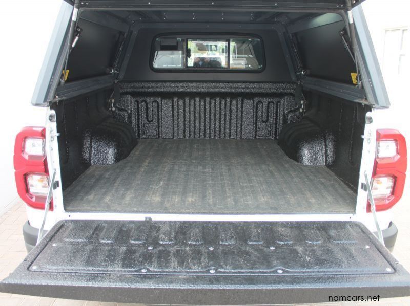 2023 Toyota Hilux DC 2.8GD6 4x2 Legend AT pictures