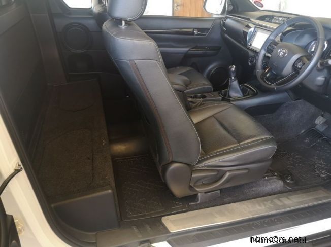 2020 Toyota HILUX 2.8 EC 4X4 LEGEND 50 MT pictures