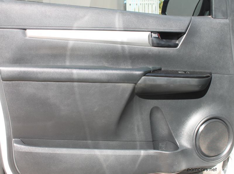 2019 Toyota Hilux XC 2.4GD6 4x2 SRX MT pictures