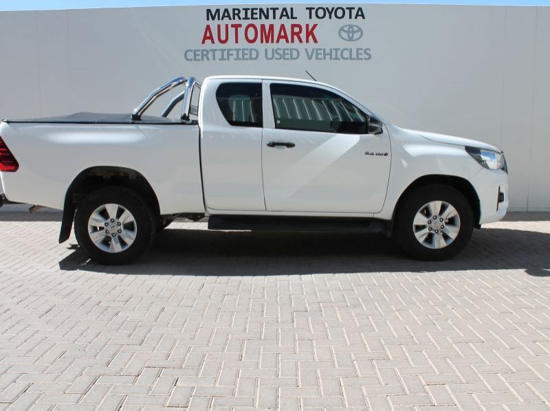 2019 Toyota Hilux XC 2.4GD6 4x2 SRX MT pictures