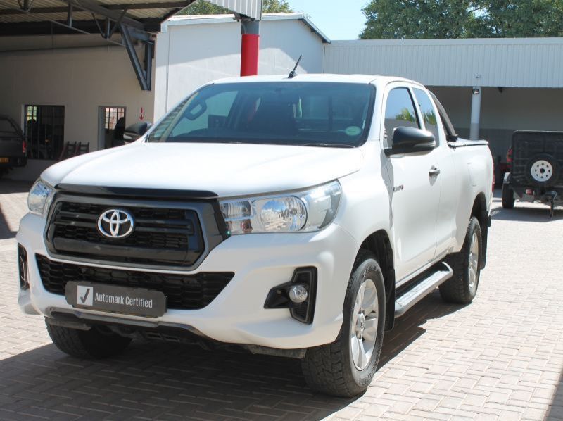 2019 Toyota Hilux XC 2.4GD6 4x2 SRX MT pictures