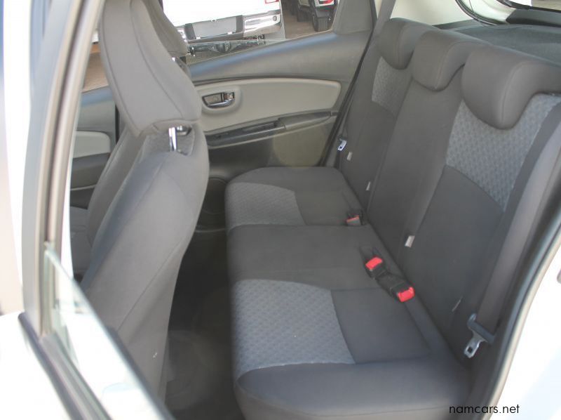 2014 Toyota 2014 Yaris 1.3 HB CVT pictures