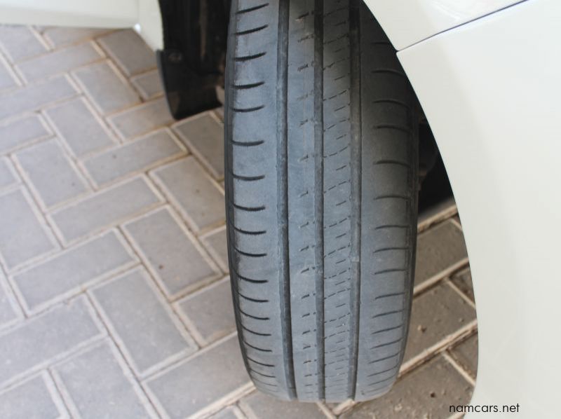 2014 Toyota 2014 Yaris 1.3 HB CVT pictures