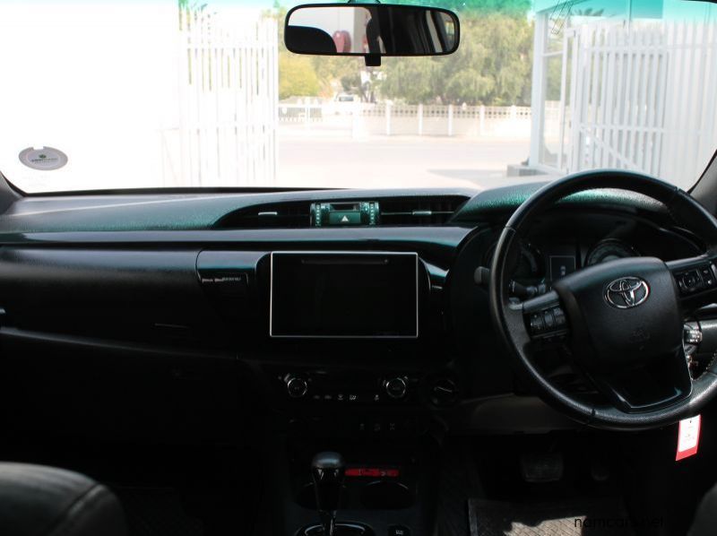 2018 Toyota Hilux DC 2.8GD6 4x4 Dakar AT pictures