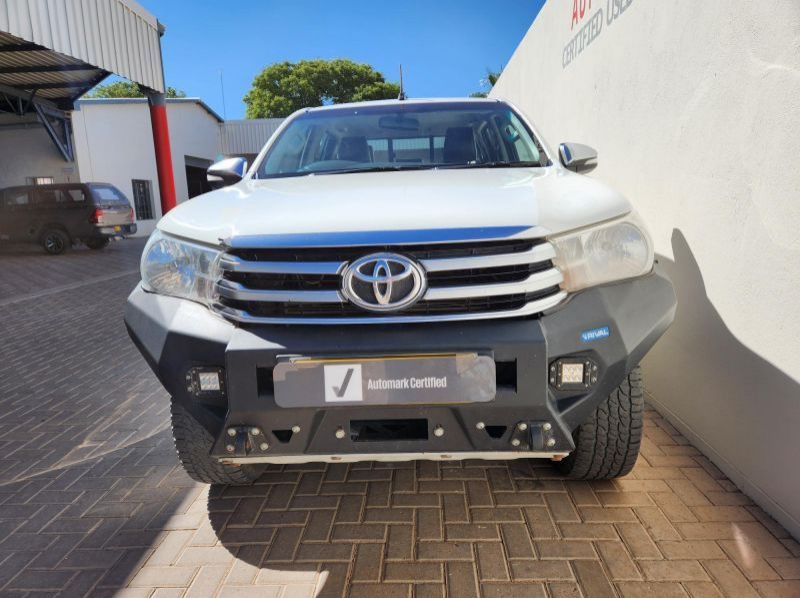 2017 Toyota Hilux DC 2.8GD6 4x4 Raider MT pictures