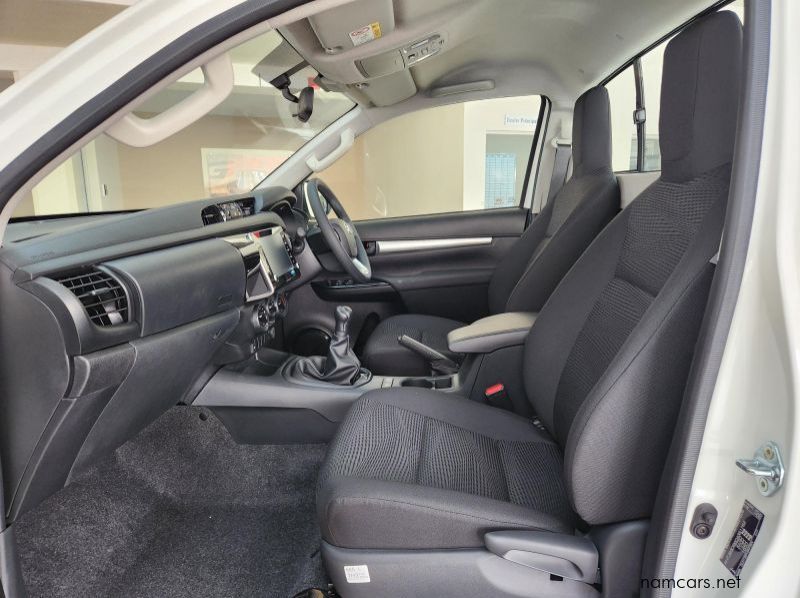 2024 Toyota Hilux SC 2.4GD6 4x2 Raider MT pictures