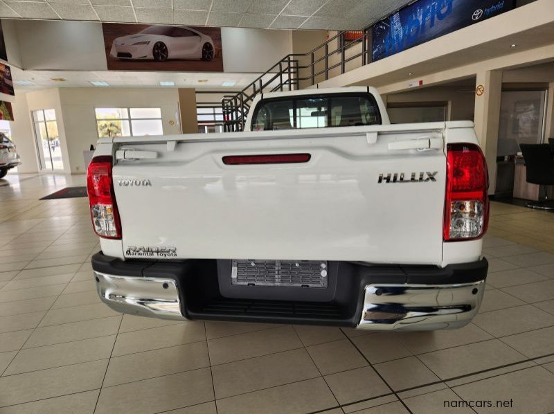 2024 Toyota Hilux SC 2.4GD6 4x2 Raider MT pictures