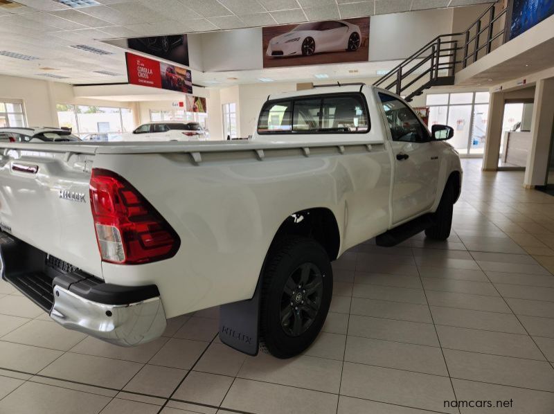 2024 Toyota Hilux SC 2.4GD6 4x2 Raider MT pictures