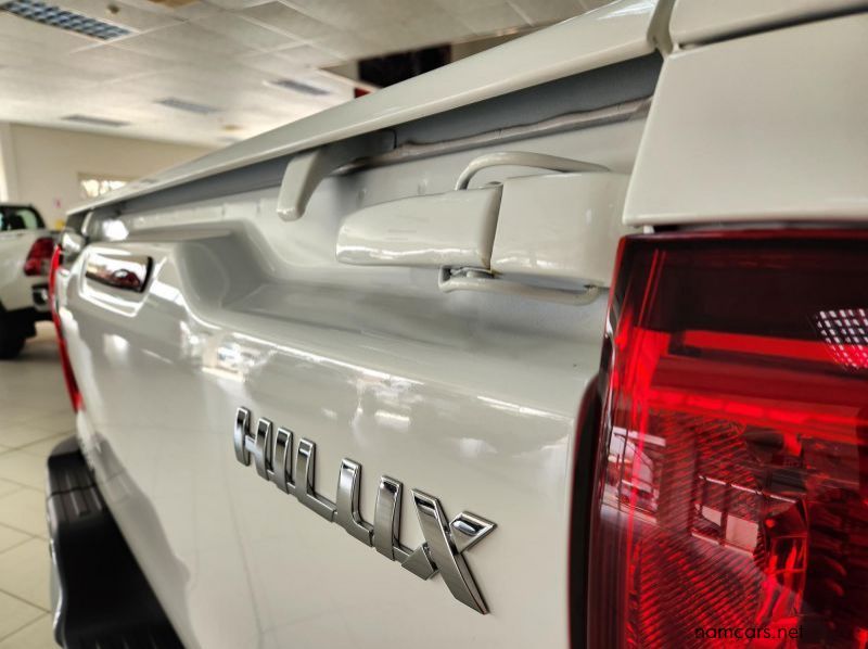 2024 Toyota Hilux SC 2.4GD6 4x2 Raider MT pictures