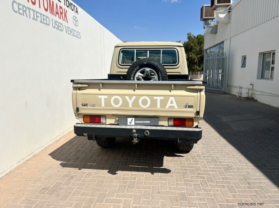 2023 Toyota Land Cruiser Pickup LC79 4.5 Diesel V8 D/C pictures