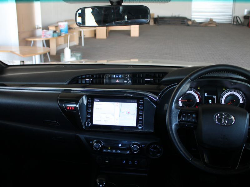 2020 Toyota 2020 Hilux DC 2.8GD6 4x4 Legend 50 AT pictures