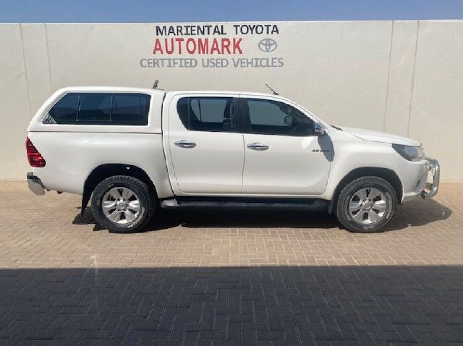 2016 Toyota Hilux 2.8 Gd-6 Raider 4x4 P/u D/c pictures