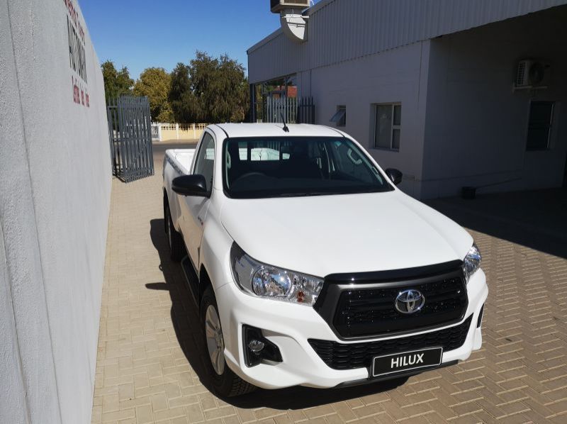 2019 Toyota HILUX SC 2.4 pictures