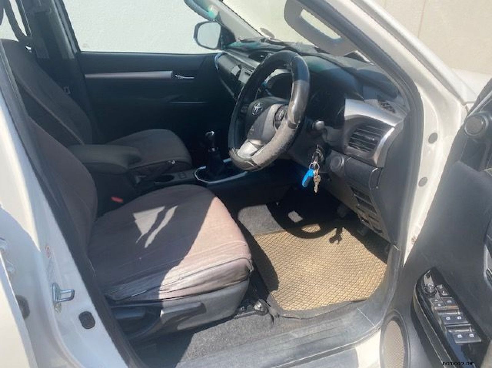 2016 Toyota Hilux 2.8 Gd-6 Raider 4x4 P/u D/c pictures