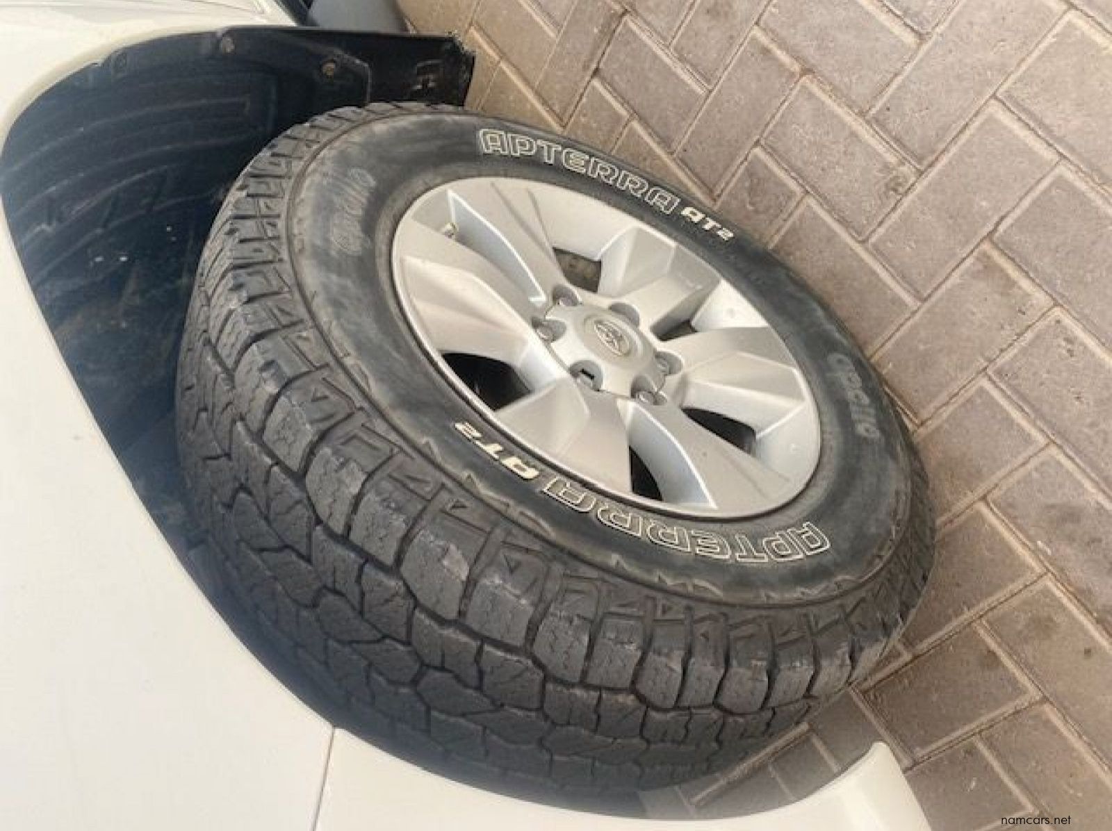 2016 Toyota Hilux 2.8 Gd-6 Raider 4x4 P/u D/c pictures