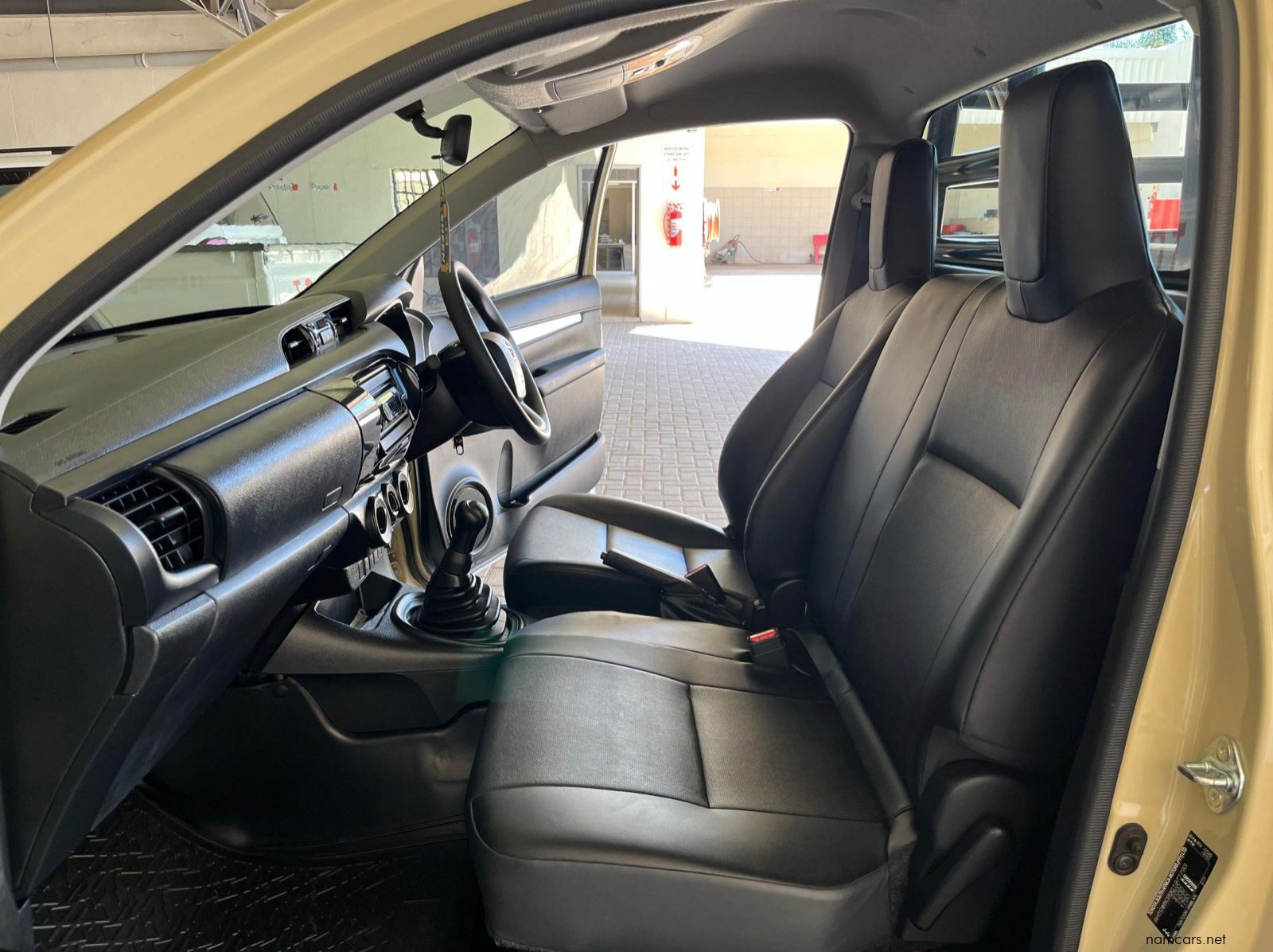 2025 Toyota Hilux Single Cab SC 2.0 VVTi S A/C 5MT pictures