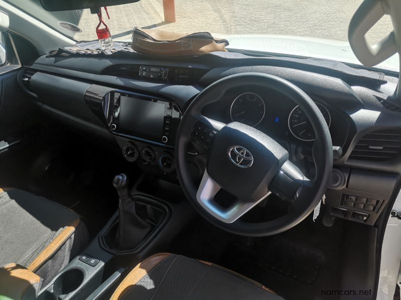 2020 Toyota Hilux Double Cab Hilux DC 2.4GD6 RB SRX MT pictures