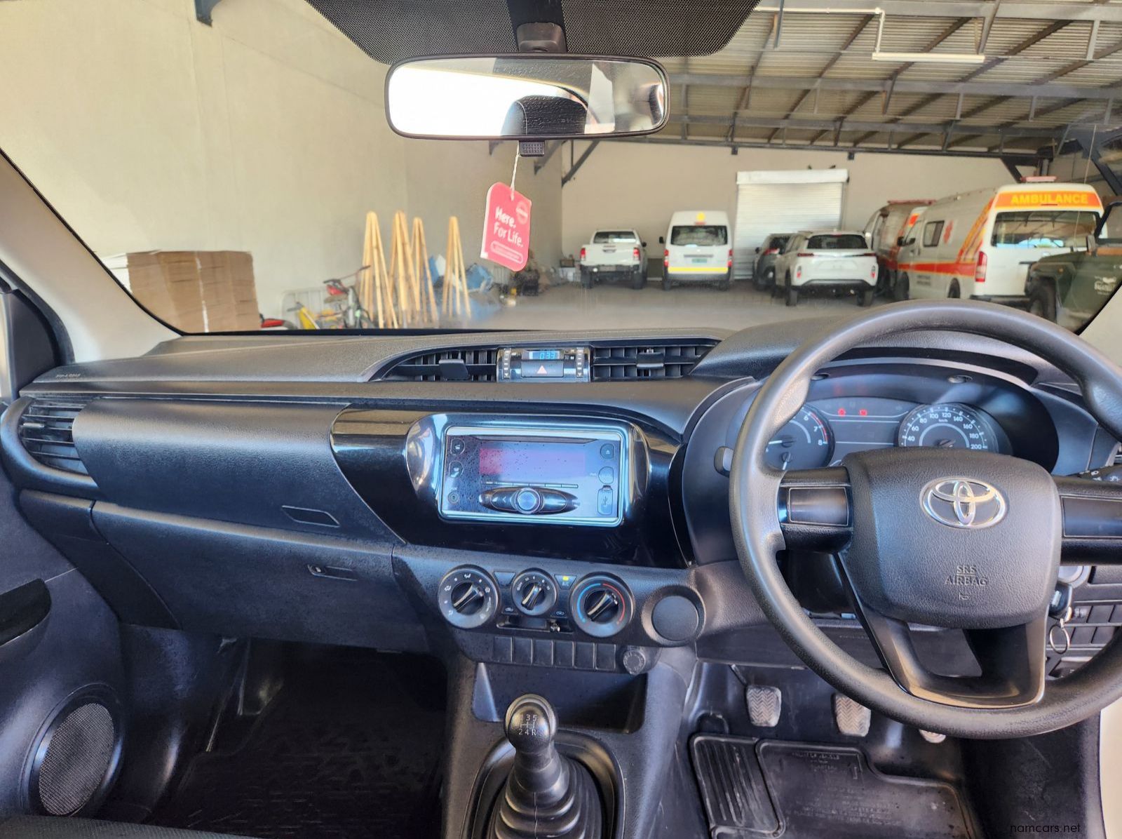 2020 Toyota Hilux SC 2.0VVTi S A/C 5MT pictures