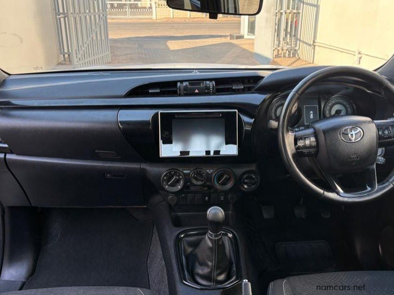 2019 Toyota Hilux Extra Cab 2.8 GD6 4x4 Raider MT pictures