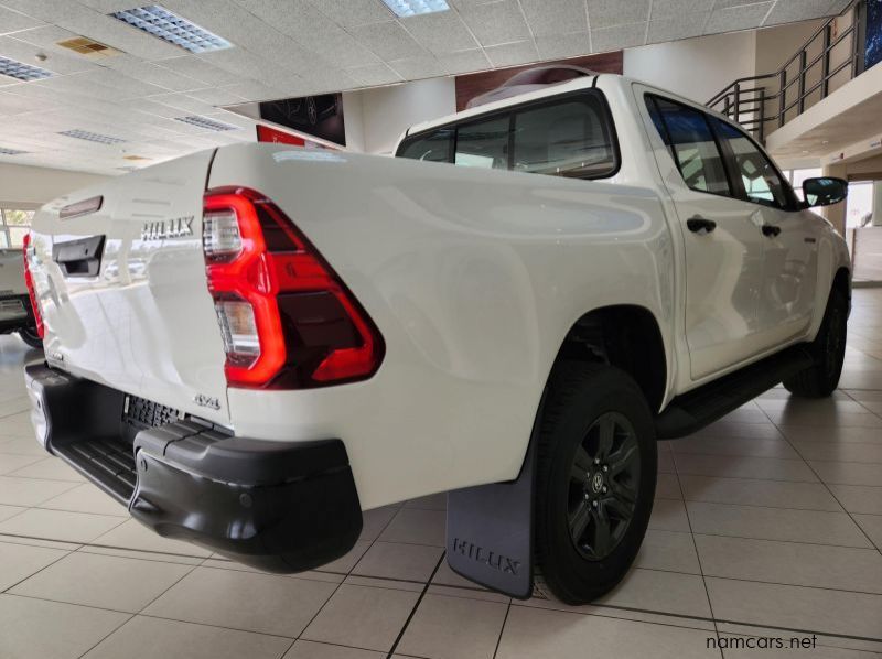 2024 Toyota Hilux DC 2.8GD6 4x4 Raider AT pictures