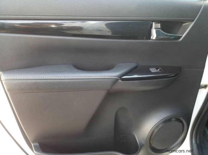 2018 Toyota Hilux Double Cab  2.8GD64x4DakarAT pictures