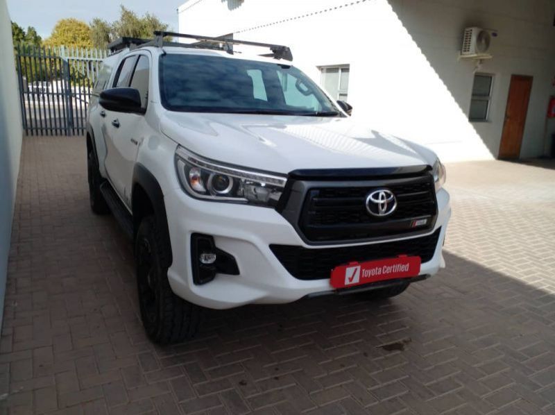2018 Toyota Hilux Double Cab  2.8GD64x4DakarAT pictures