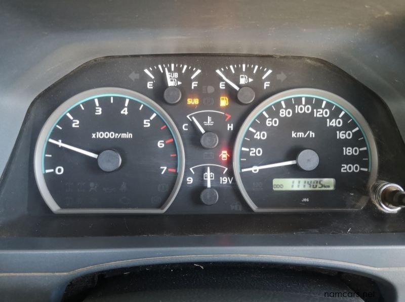 2018 Toyota LAND CRUISER V6 SC pictures