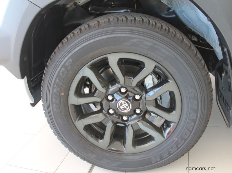 2024 Toyota Hilux DC 2.8GD6 4x2 Legend AT pictures