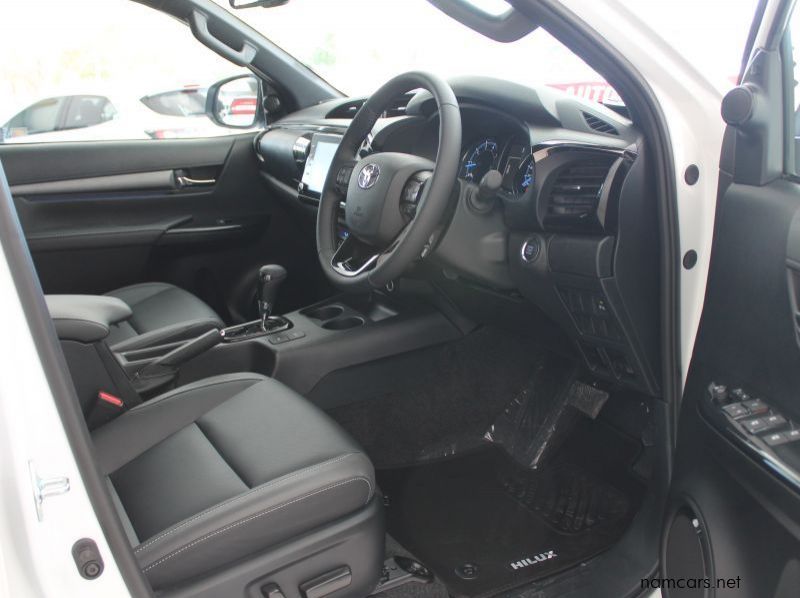 2024 Toyota Hilux DC 2.8GD6 4x2 Legend AT pictures