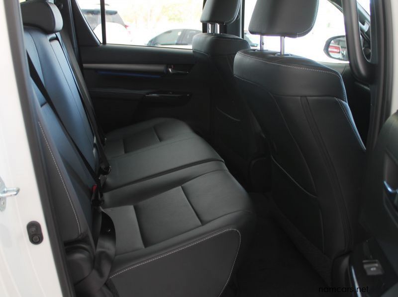 2024 Toyota Hilux DC 2.8GD6 4x2 Legend AT pictures