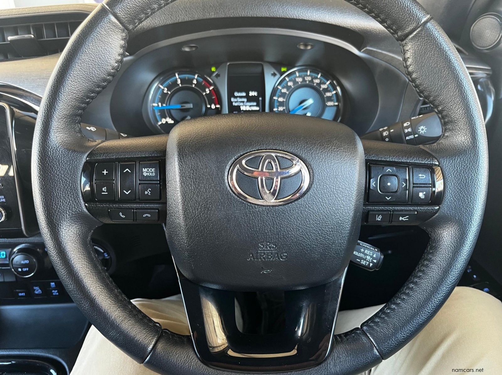 2023 Toyota Toyota Hilux Double Cab DC 2.8GD6 4X4 LGD 6MT pictures