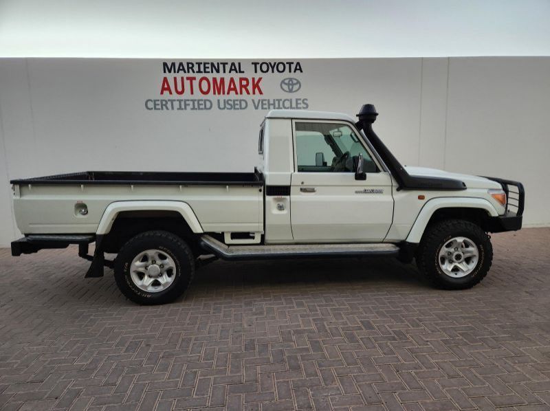 2015 Toyota Land Cruiser SC 4.5 Diesel V8 pictures