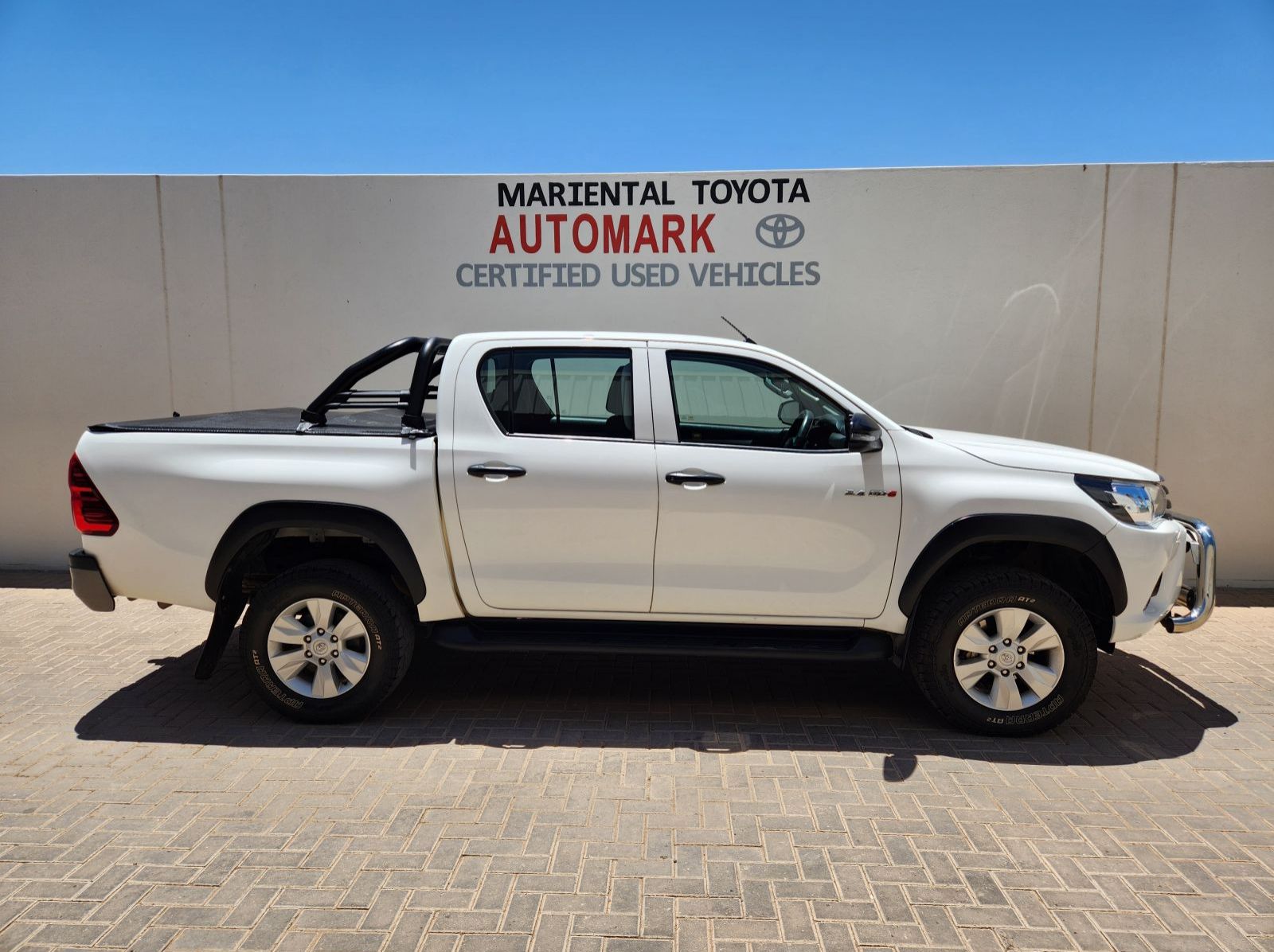 2018 Toyota Hilux DC 2.4GD6 4x4 SRX MT pictures