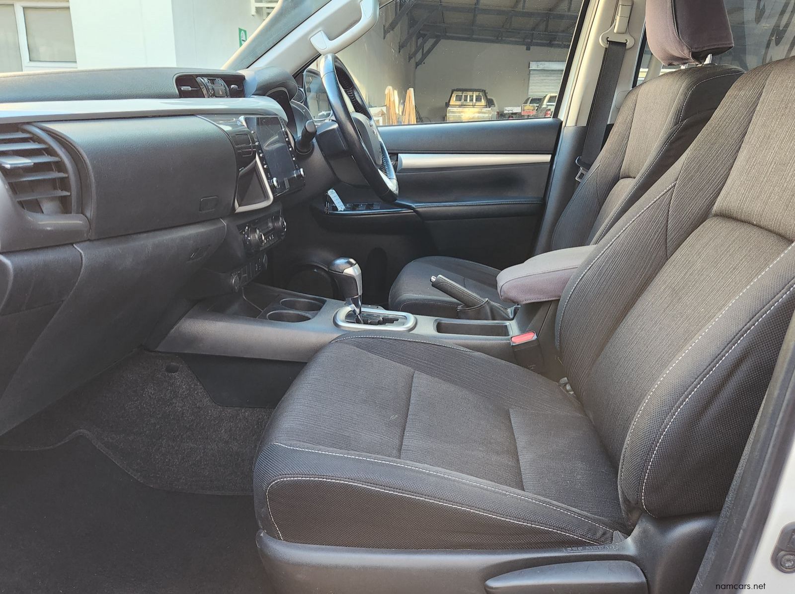 2023 Toyota Hilux Double Cab 2.8GD6 4X4 Raider AT pictures