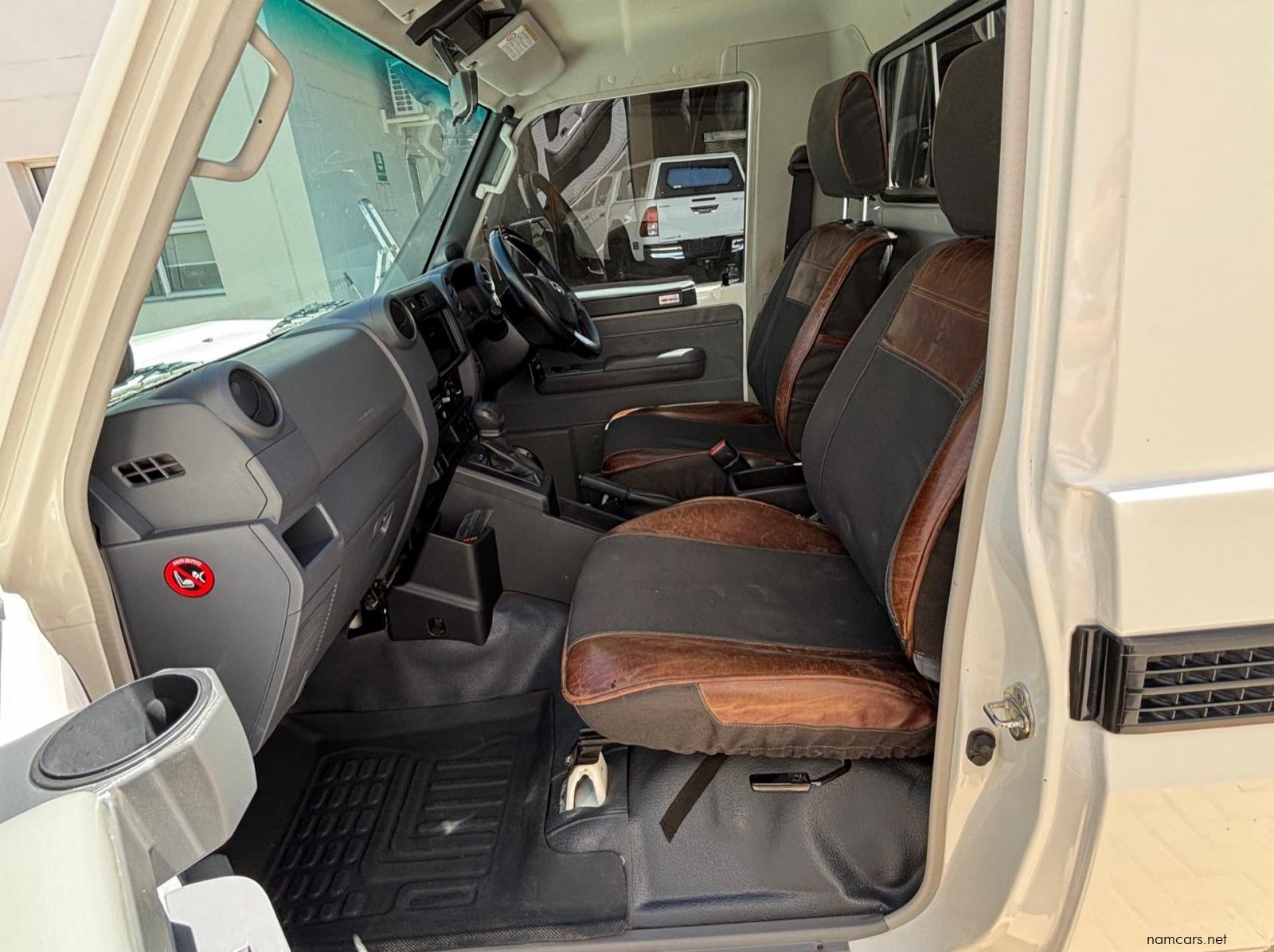 2024 Toyota Land Cruiser Pickup LC79 2.8 GD-6 S/C AT pictures