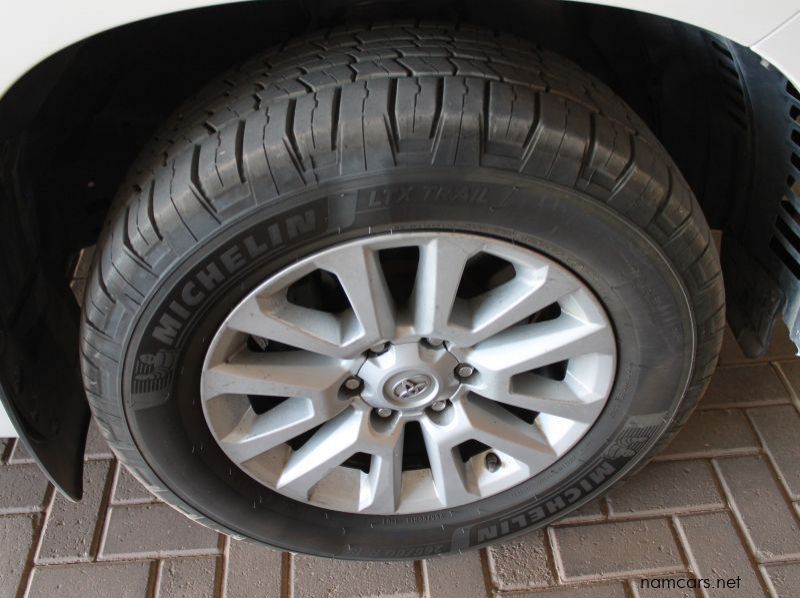 2015 Toyota Prado 3.0 Diesel 4x4 VX AT pictures