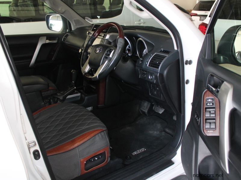 2015 Toyota Prado 3.0 Diesel 4x4 VX AT pictures