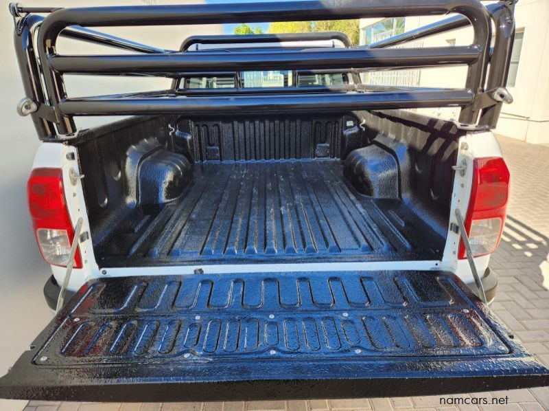 2018 Toyota Hilux XC 2.8GD6 4x4 Raider MT pictures