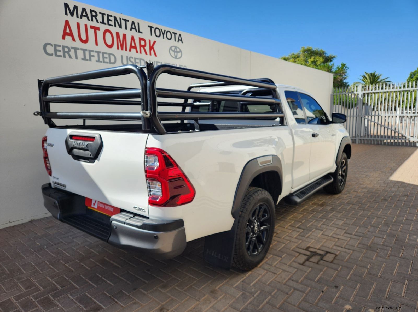 2023 Toyota Hilux XC 2.8GD6 4x4 Legend MT pictures