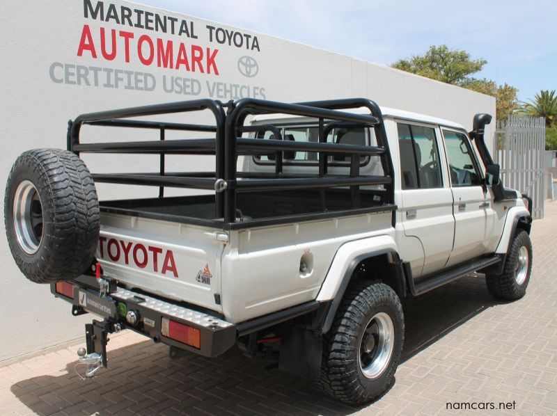 2015 Toyota Land Cruiser Double Cab 4.5 V8 Diesel pictures