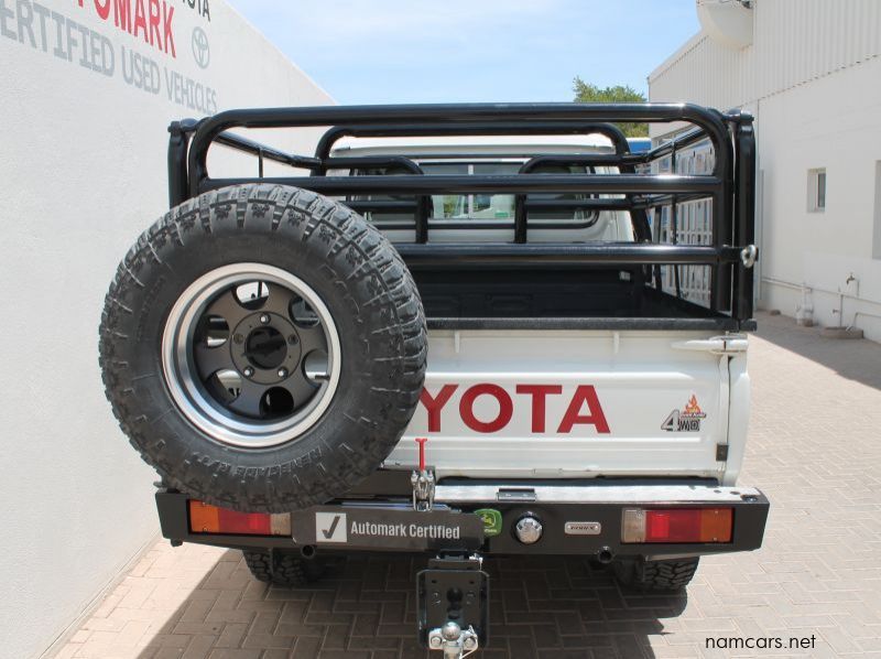 2015 Toyota Land Cruiser Double Cab 4.5 V8 Diesel pictures