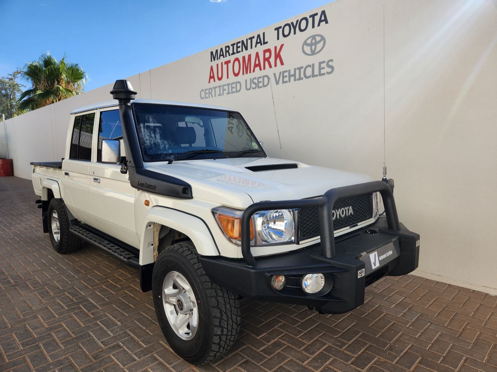 Used Toyota Land Cruiser DC 4.5 V8 Diesel 70th Edition  for sale in Windhoek, Walvis Bay, Okahandja, Gobabis, Mariental, Otjiwarongo, Ongwediva, Namibia