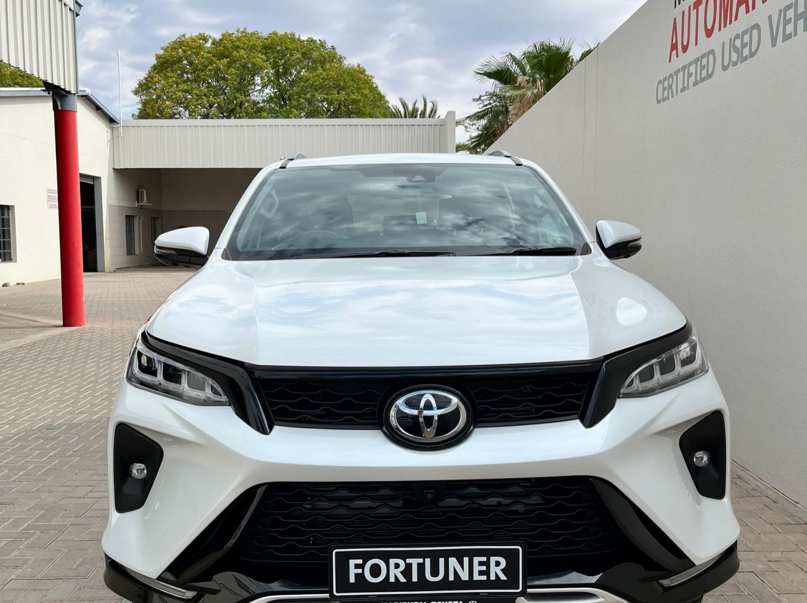 2025 Toyota Fortuner 2.8GD6 VX 4x4 AT 48V pictures