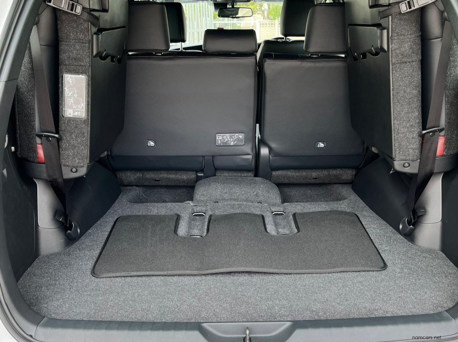 2025 Toyota Fortuner 2.8GD6 VX 4x4 AT 48V pictures