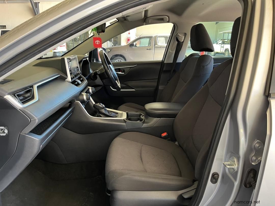 2020 Toyota RAV4 2.0 GX CVT 2WD pictures