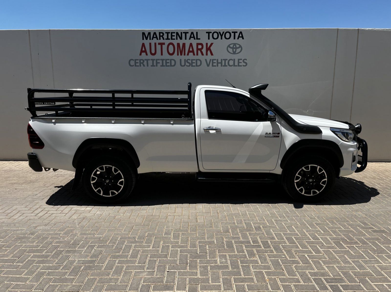 2019 Toyota HILUX SC 2.8 4X4 M/T LEGEND 50 pictures